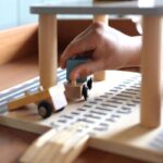 Tooky Toy magnetinis medinis uosto krano rinkinys - Image 6