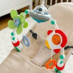 Woopie Baby grojantis lankelis lovytei, vėžimėliui, auto kėdutei - Image 2